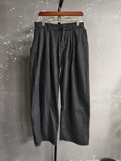 Calça Oversized com Pregas